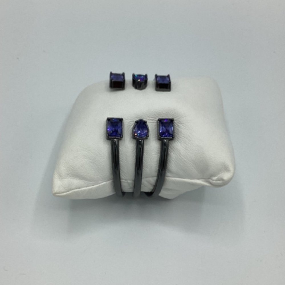 NWT White House/Black Market Hinged Stone  Bracelet - Picture 3 of 5